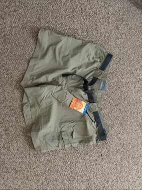 Columbia Olive/Tan Outdoor Cargo Shorts with Integrated Webbing Belt